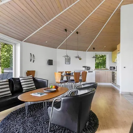 Casa de Férias Adrienne - 35km From The Sea By Interhome